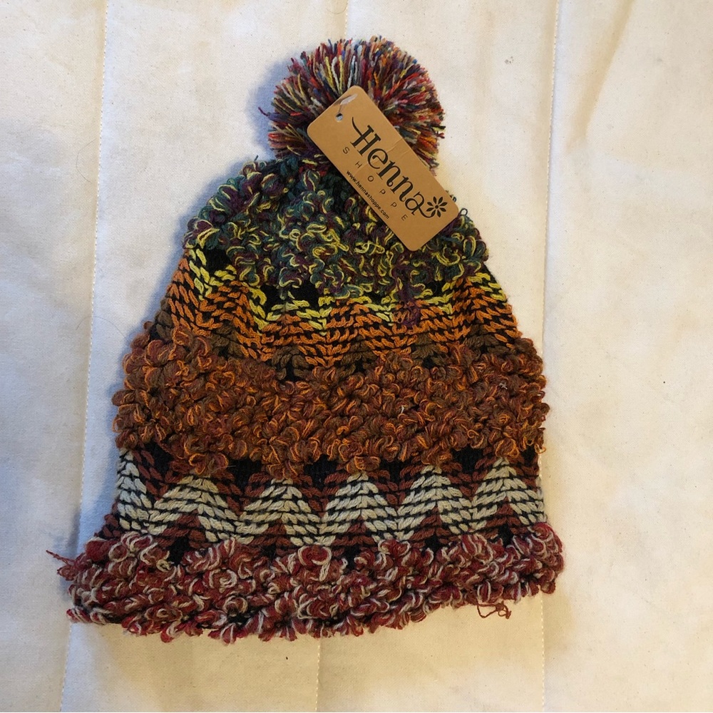 Henna Shoppe Lined Stretch Pom Pom Beanie